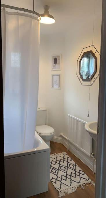 Acacia Villa Dunstable Buitenkant foto