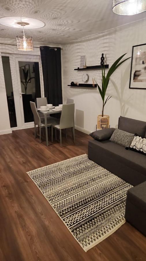 Acacia Villa Dunstable Buitenkant foto