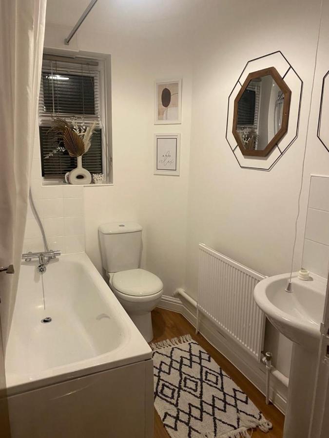 Acacia Villa Dunstable Buitenkant foto